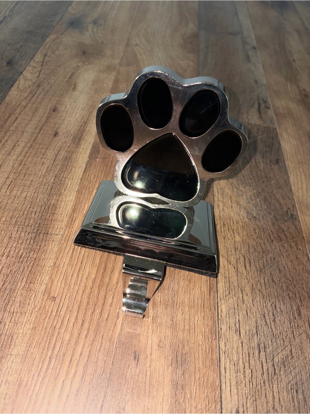 Paw-Shaped Metal Stocking Holder